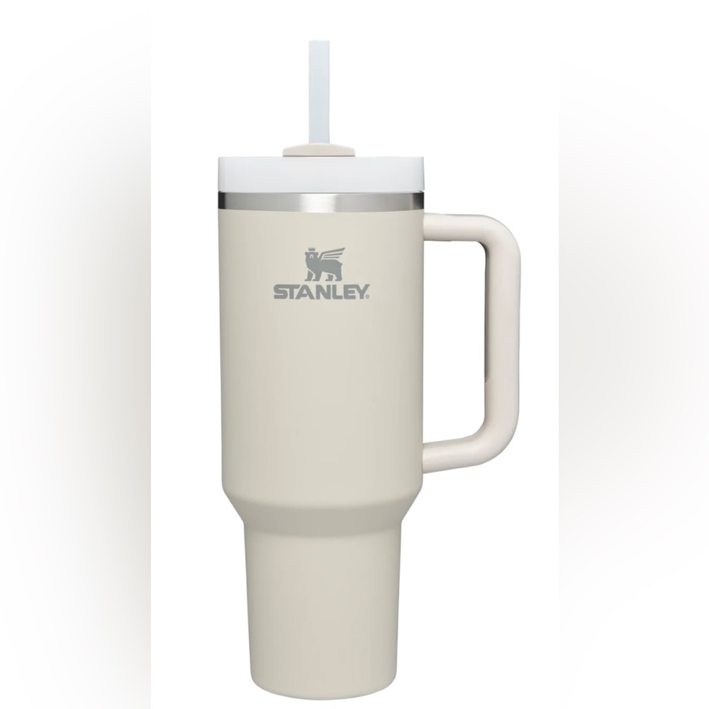 Limited edition Stanley 40oz Quencher Flowstate Tumbler Soft Matte Dune